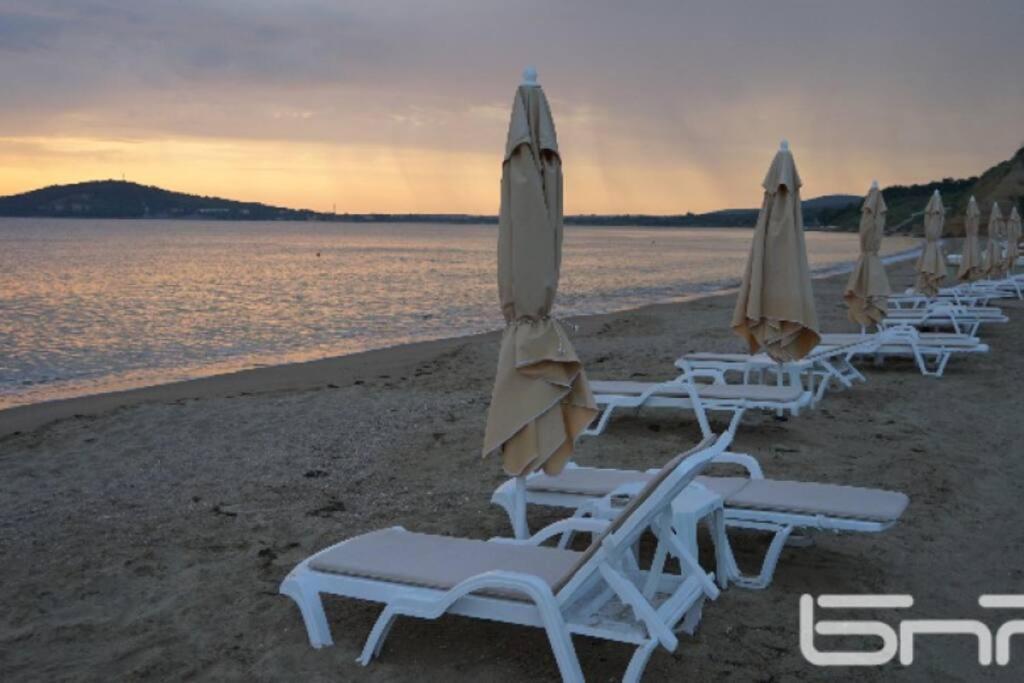 Sea Angel Apartment Бургас Екстериор снимка